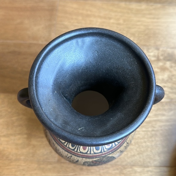 Black/tan hand made Greek ceramic vase. - Picture 3 of 11